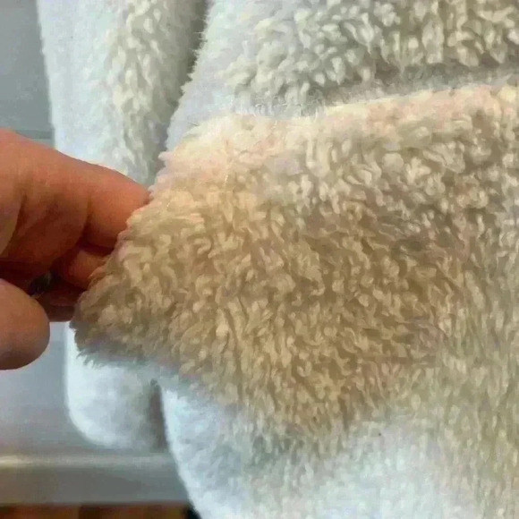 Pink lily fleece pullover large, winter white, kangaroo pocket, hooded - Picture 3 of 7